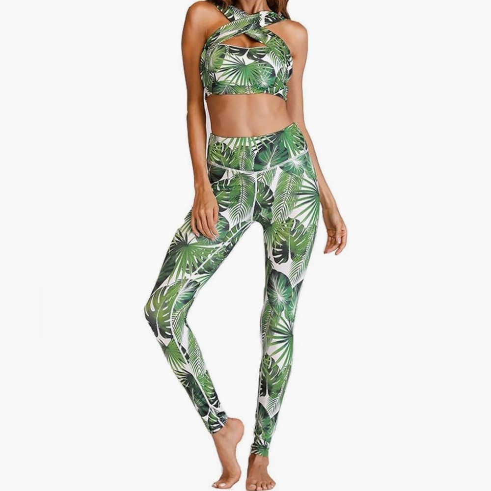 Green and White Tropical Print Athletic Set Size Small